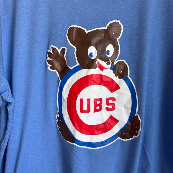 Chicago Cubs Bear Graphic T-Shirt - Picture 4 of 4
